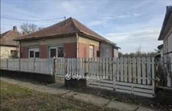 Eladó Jászkiséri családi ház hirdetés (84273769)