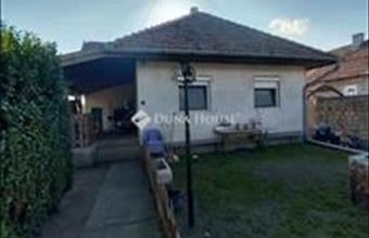 Eladó Nagykátai családi ház hirdetés (32699947)