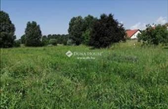 Eladó Péceli külterületi telek hirdetés (74576164)