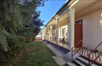 Eladó Újpetrei családi ház hirdetés (42425478)