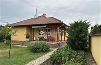 Eladó Kecskeméti családi ház hirdetés (42444748)