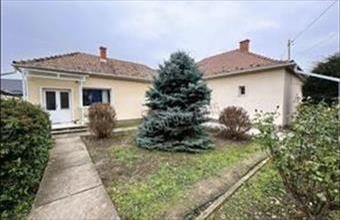 Eladó Péceli családi ház hirdetés (77114343)