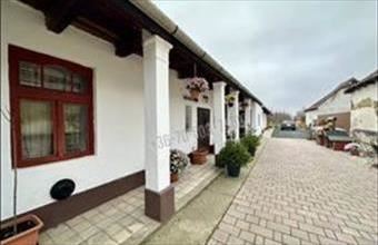 Eladó Őrhalomi családi ház hirdetés (87874343)