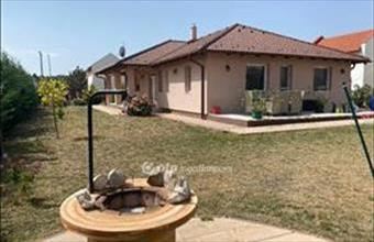 Eladó Velencei családi ház hirdetés (59467334)