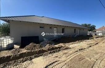 Eladó Kakucsi ikerház hirdetés (38743851)