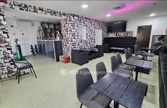 Eladó Jászjákóhalmai üzlethelyiség utcafronton hirdetés (72931744)