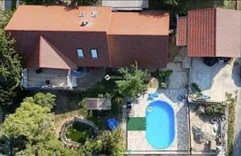 Eladó Szentkirályszabadjai családi ház hirdetés (73433529)