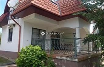 Eladó Balatonfenyvesi családi ház hirdetés (67744534)