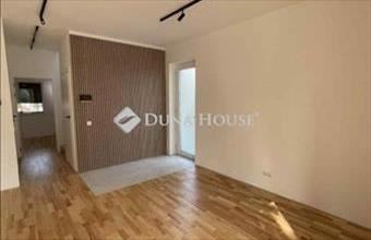 Eladó Balatonalmádi tégla lakás hirdetés (23811526)