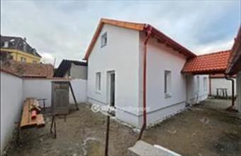 Eladó Budakalászi családi ház hirdetés (92725527)