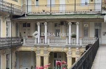 Eladó Budapest V. kerületi tégla lakás hirdetés (77345344)