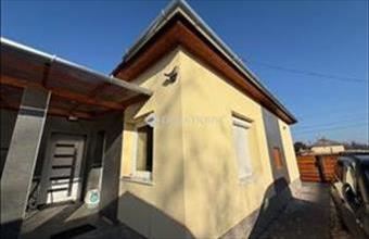 Eladó Törteli családi ház hirdetés (75743424)