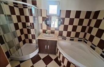 Eladó Kisbajomi családi ház hirdetés (53359193)