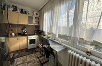 Eladó Nyíregyházai csúsztatott zsalus lakás hirdetés (77392243)