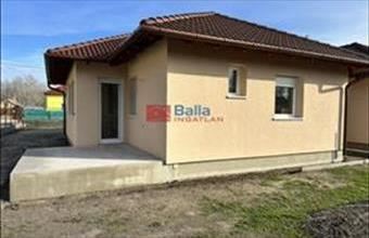 Eladó Bugyi ikerház hirdetés (54748344)