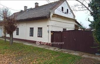 Eladó Szarvasi családi ház hirdetés (89283636)