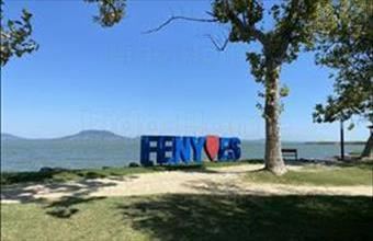 Kiadó Balatonfenyvesi tégla lakás hirdetés (27834612)