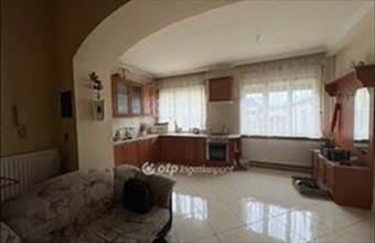 Eladó Pápai családi ház hirdetés (25787546)