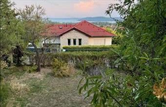 Eladó Balatonfüredi családi ház hirdetés (33763473)