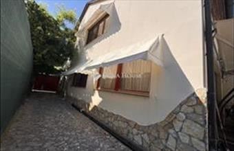 Eladó Budapest III. kerületi családi ház hirdetés (16587757)