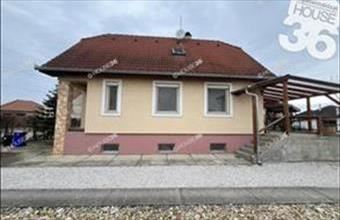 Eladó Kecskeméti családi ház hirdetés (47464678)