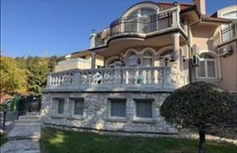 Kiadó Budapest III. kerületi ikerház hirdetés (99315758)