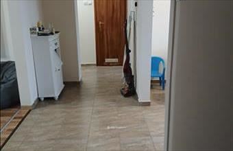 Eladó Hajdúszoboszlói csúsztatott zsalus lakás hirdetés (92872786)