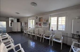 Eladó Komlói üzlethelyiség utcafronton hirdetés (48925847)