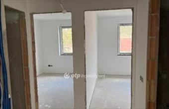 Eladó Balatonakarattyai tégla lakás hirdetés (43936639)