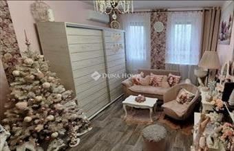 Eladó Pécsi panel lakás hirdetés (44259941)