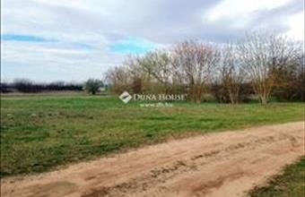 Eladó Fóti lakóövezeti telek hirdetés (32186633)