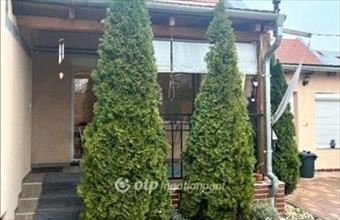 Kiadó Pécsi családi ház hirdetés (33953638)