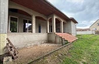 Eladó Dombrádi családi ház hirdetés (64475691)
