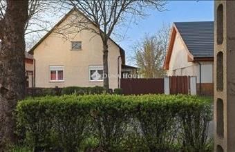 Eladó Budapest XVI. kerületi családi ház hirdetés (83633494)