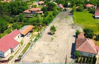 Eladó Poroszlói lakóövezeti telek hirdetés (42331452)