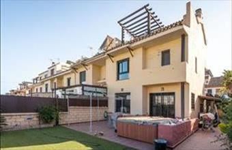 Eladó Spanyolországi sorház hirdetés (39597979)