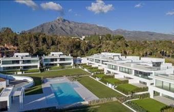 Eladó Spanyolországi sorház hirdetés (94834679)