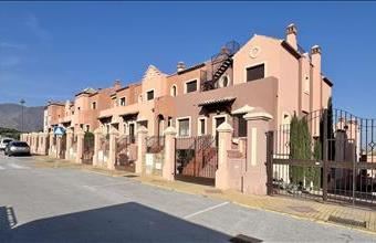 Eladó Spanyolországi sorház hirdetés (34557437)