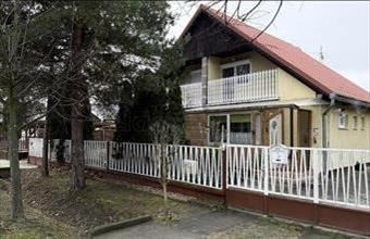 Eladó Balatonkeresztúri családi ház hirdetés (94842636)
