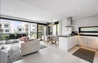 Eladó Spanyolországi sorház hirdetés (37798393)