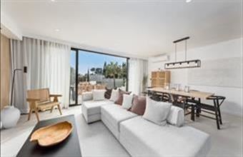 Eladó Spanyolországi sorház hirdetés (73844999)