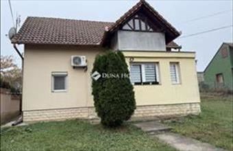 Eladó Pécsi családi ház hirdetés (43991745)