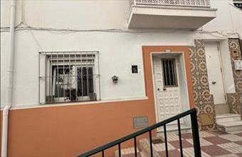 Eladó Spanyolországi sorház hirdetés (33244589)