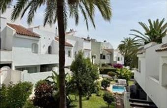 Eladó Spanyolországi sorház hirdetés (92159399)