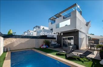 Eladó Spanyolországi sorház hirdetés (37649727)