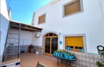 Eladó Spanyolországi sorház hirdetés (39622474)