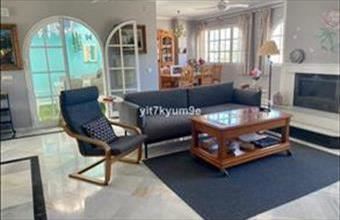 Eladó Spanyolországi tégla lakás hirdetés (98742837)