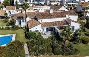 Eladó Spanyolországi sorház hirdetés (99773618)