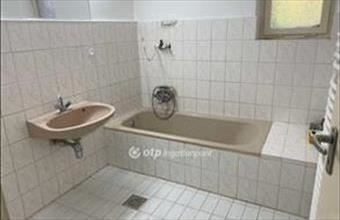 Eladó Kerepesi családi ház hirdetés (44774434)