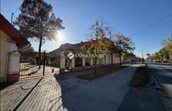 Eladó Szarvasi családi ház hirdetés (54523332)